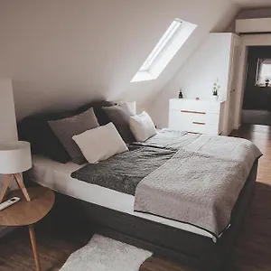  Apartment Traumhaftes Lauf